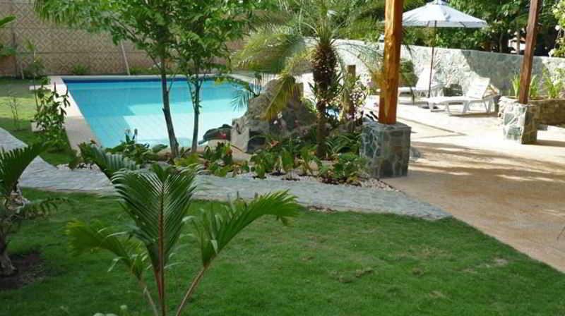 Tiptop Hotel, Resto And Delishop Hotel