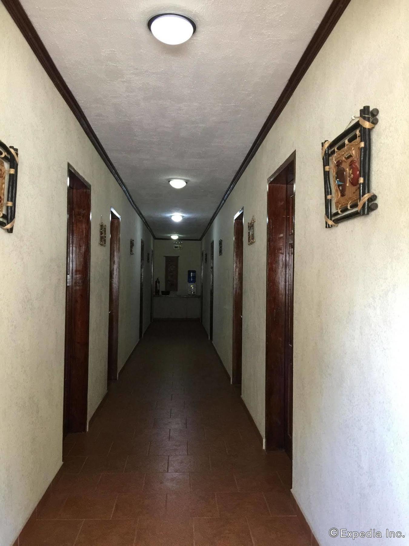 Tiptop Hotel, Resto And Delishop Hotel