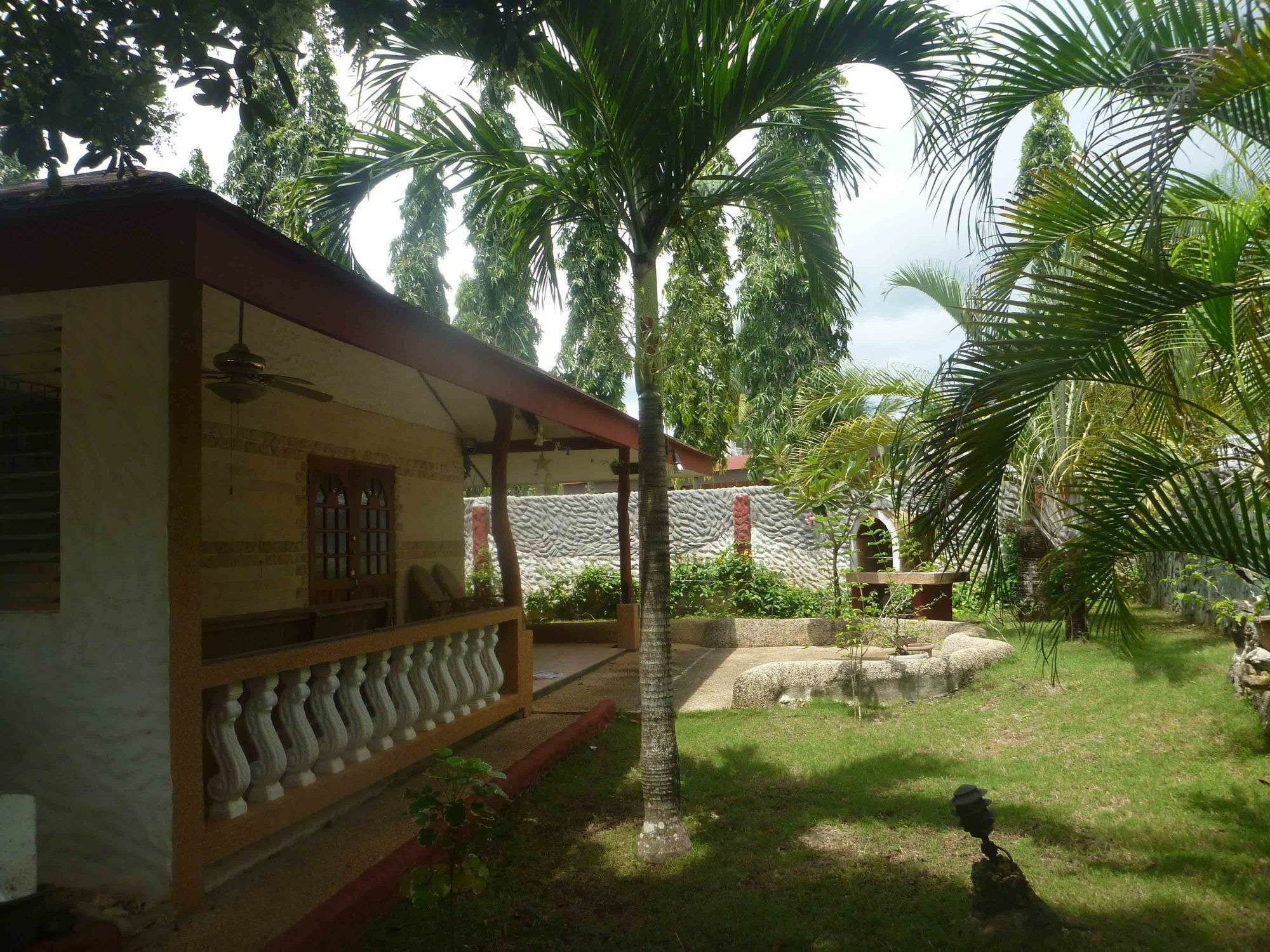 Tiptop Hotel, Resto And Delishop 3* Panglao